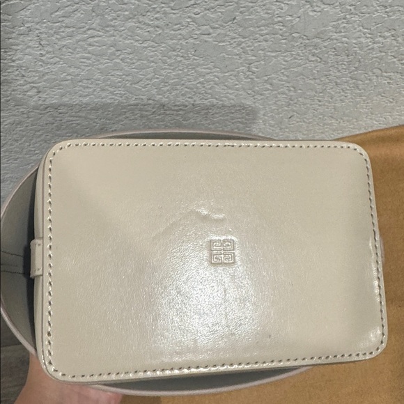 Givenchy Calf Leather Bucket Bag - Picture 4 of 15